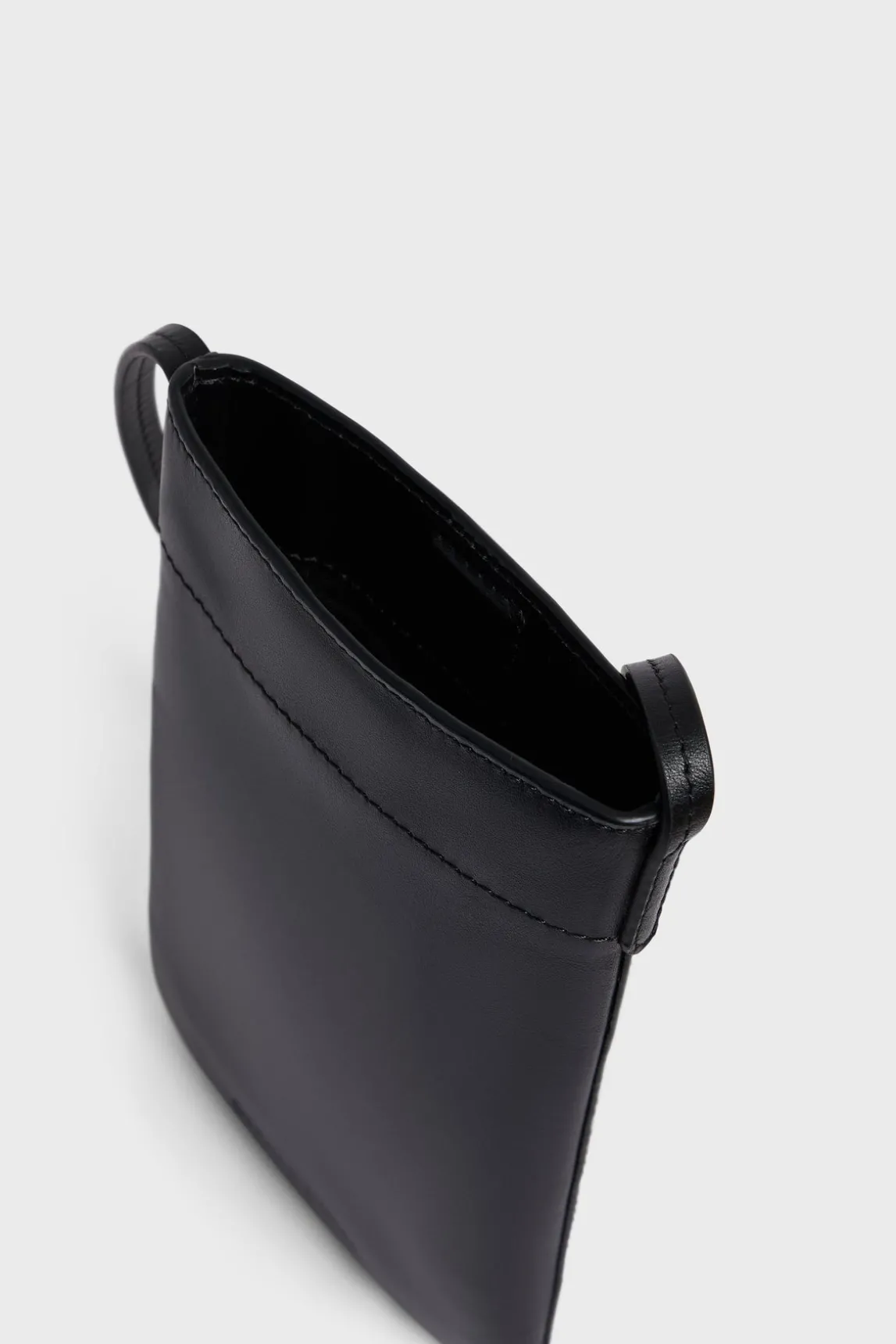 Phoneholder in crumpled leather - LADYPHONE