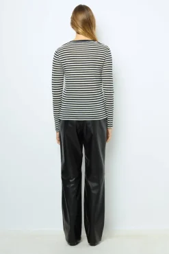 Striped fine wo